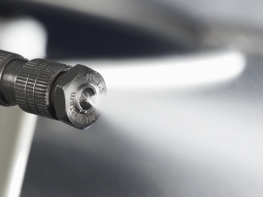 Dysze wysokociśnieniowe rozpylają mikrodrobne cząstki wody Dysze wysokociśnieniowe rozpylają mikrodrobne cząstki wody